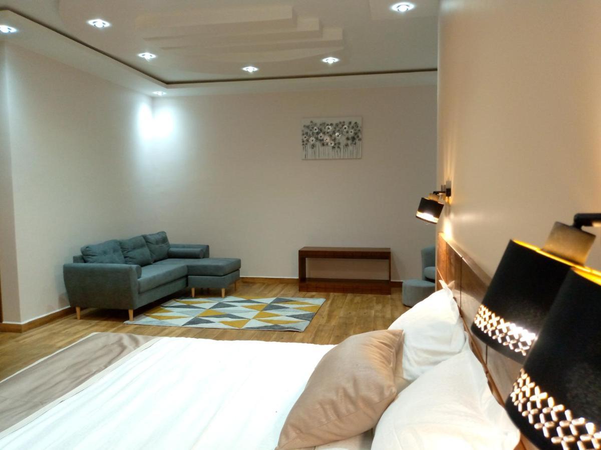 Soa Lia Hotel Miandrivazo Exteriör bild