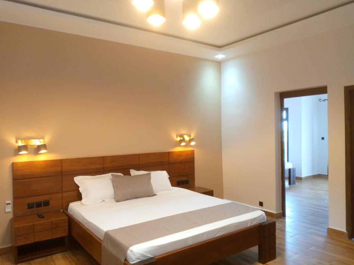 Soa Lia Hotel Miandrivazo Exteriör bild