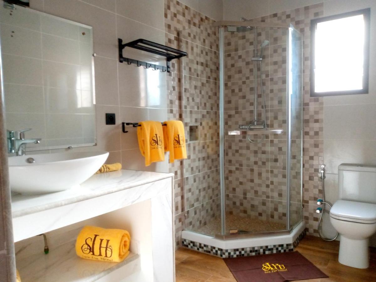 Soa Lia Hotel Miandrivazo Exteriör bild